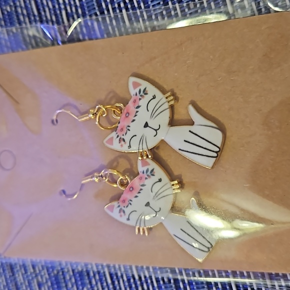 Custom made earings - Picture 1 of 2